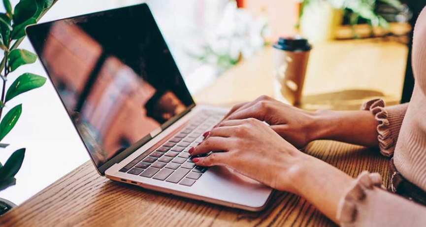 Las hermanas Jacqueline y Elizabeth Escobar Subirats centran su trayectoria en sus logros actuales y una visión empresarial progresiva