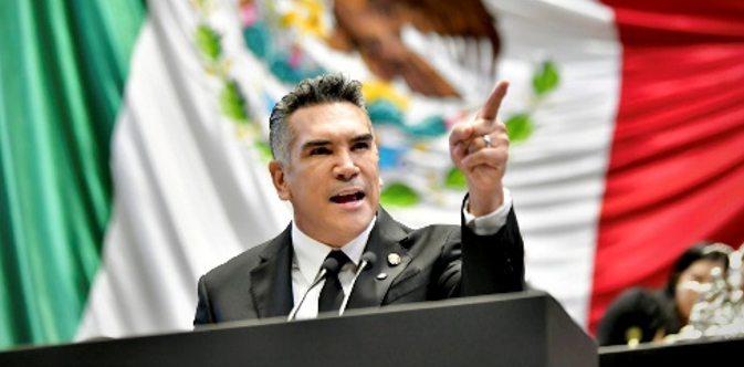 Defensor de los jóvenes: Alejandro Moreno instruye al PRI a desplegar su equipo jurídico para lograr la liberación de estudiantes reprimidos.