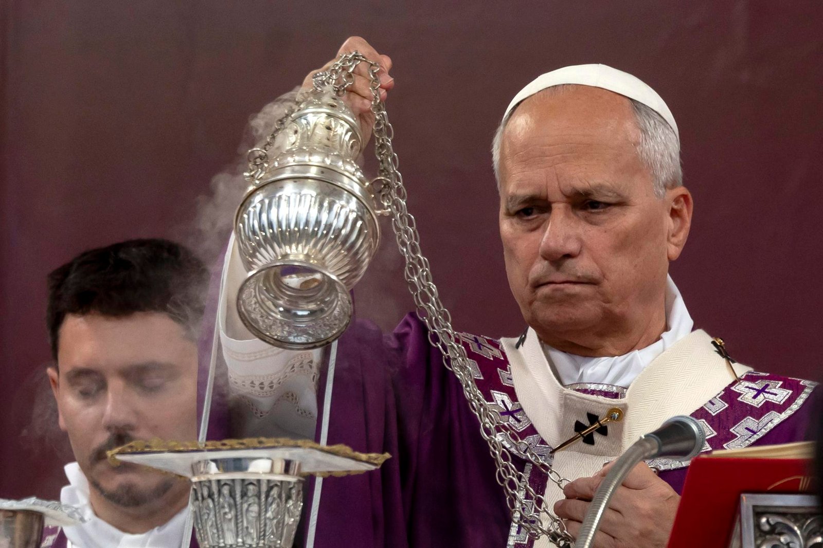 León XIV pide promover el diálogo ante el clamor de guerra que resuena en Europa