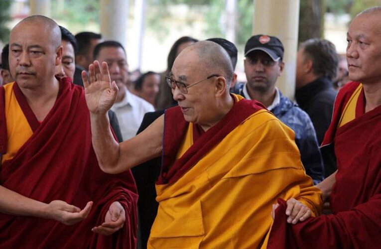 El dalái lama hace historia al ganar su primer Grammy a mejor audiolibro