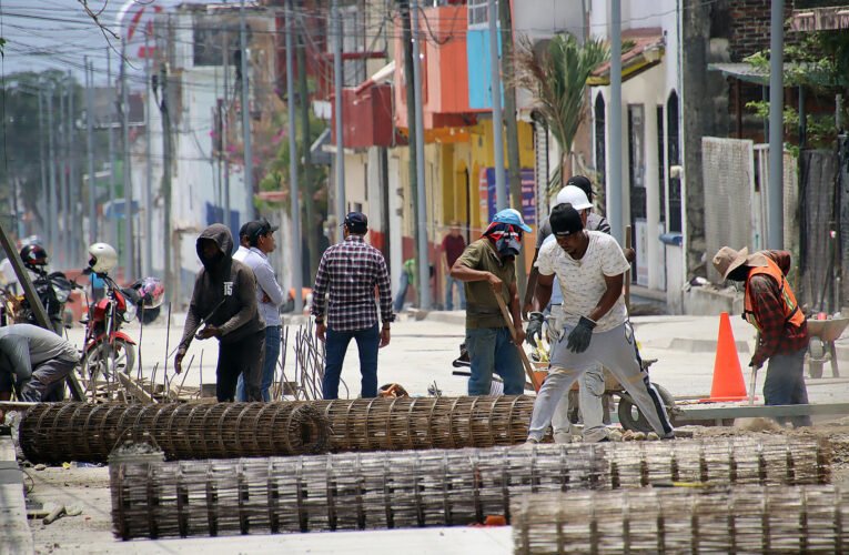 Impulsan dos días de descanso obligatorios en jornada laboral