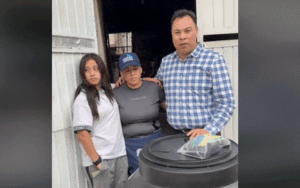 Arturo Yáñez brinda apoyo solidario a familia afectada por incendio en Durango