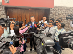 Alejandro Moreno reconoce el papel de los medios de comunicación de Perú en el fortalecimiento de la democracia