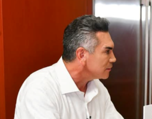 Alejandro Moreno acusa a Morena de utilizar la comunicación gubernamental para proteger al poder